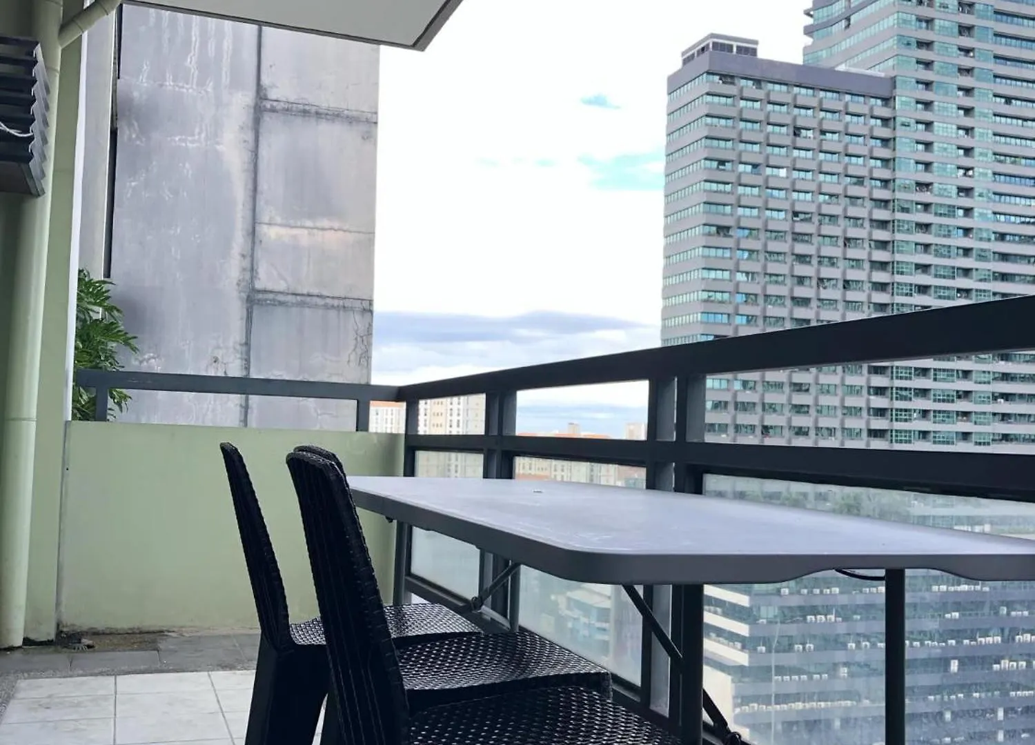 Flair 2 Bedroom Unit With Balcony Manila