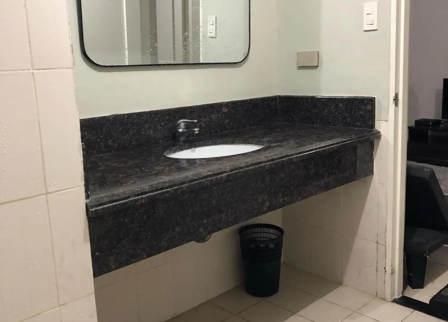Flair 2 Bedroom Unit With Balcony Manila Aparthotel